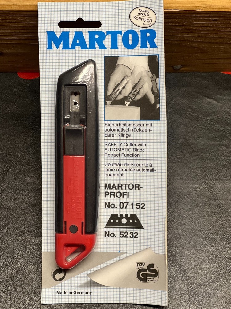 Martor Safety Cutter with Automatic Blade Retract Function
