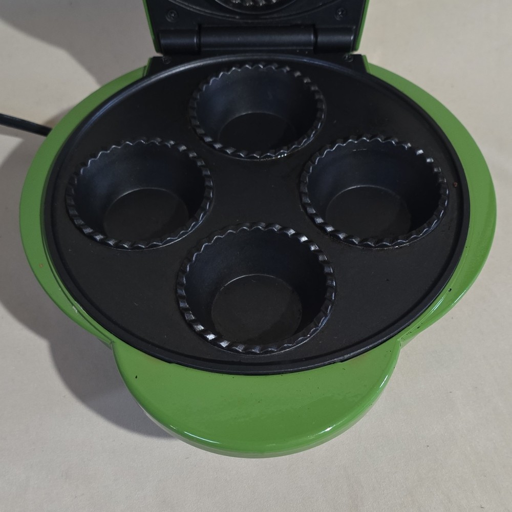 Keebler Uncommonly Good Pie Maker 4 Mini Dessert Baker Tested
