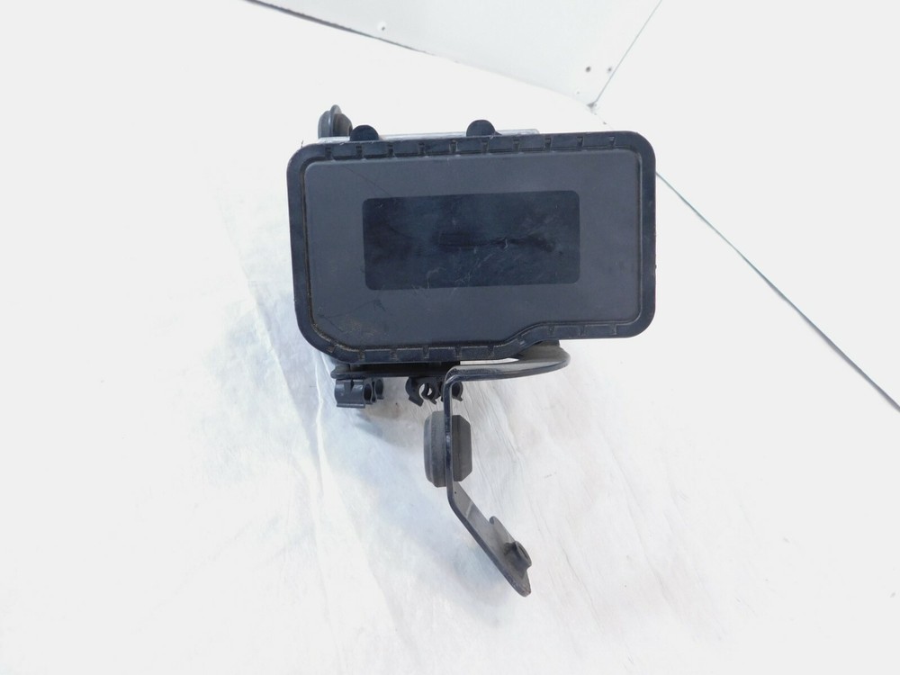 2011-2015 Triumph Tiger 800 Wet ABS Brake Pump Modulator Module & Bracket Mount