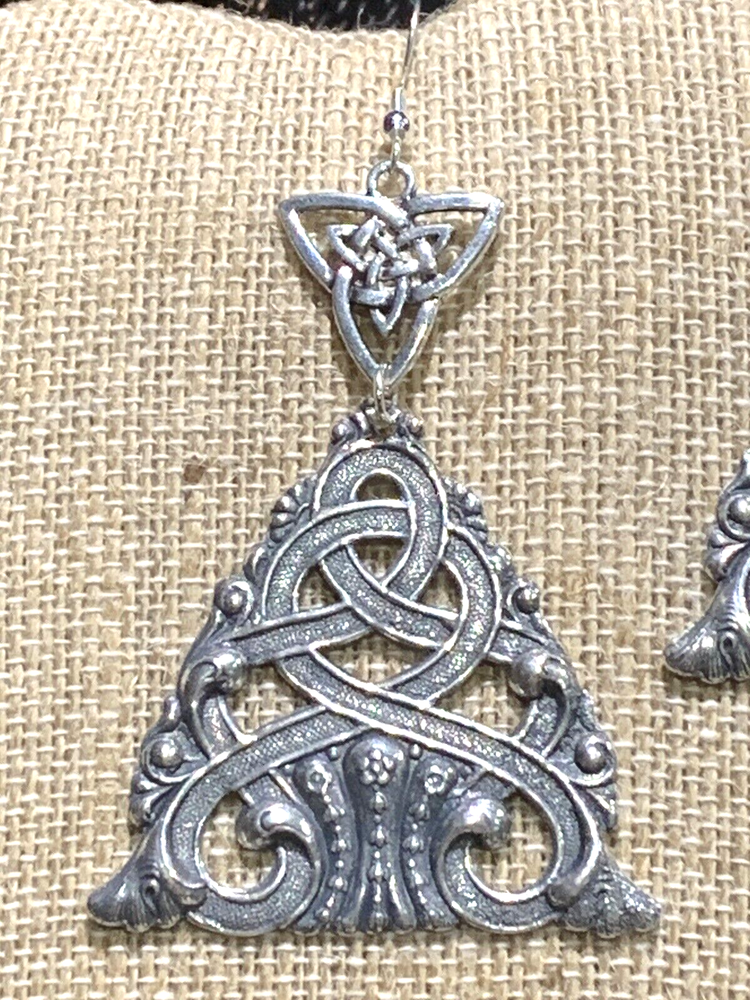 50% *Off *HANDCRAFTED BOLD TRIANGULAR CELTIC SHIELD & TRIQUETRA EARRINGS.SILV