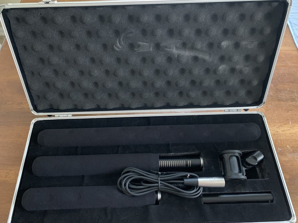 XLR Microphone Bundle With Case!