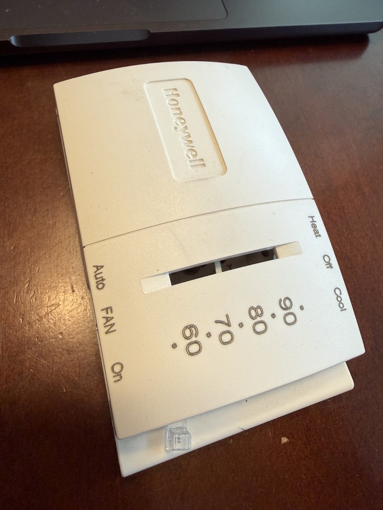Honeywell heat/cool wall thermostat - non programable