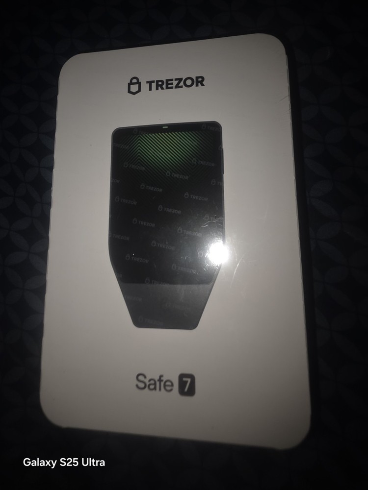 Trezor Safe 7 Obsidian Green Cryptocurrency Hardware Wallet Wireless Touchscreen