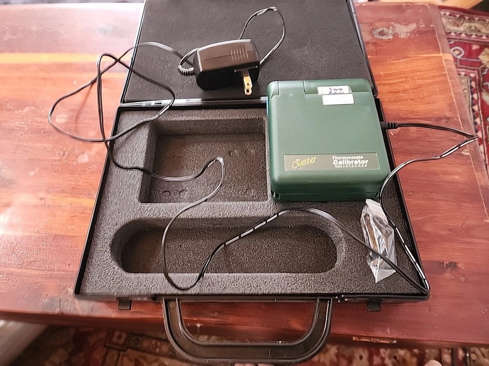 EXTECH Instruments The Oyster 433201A Microprocessor Thermocouple Calibrator