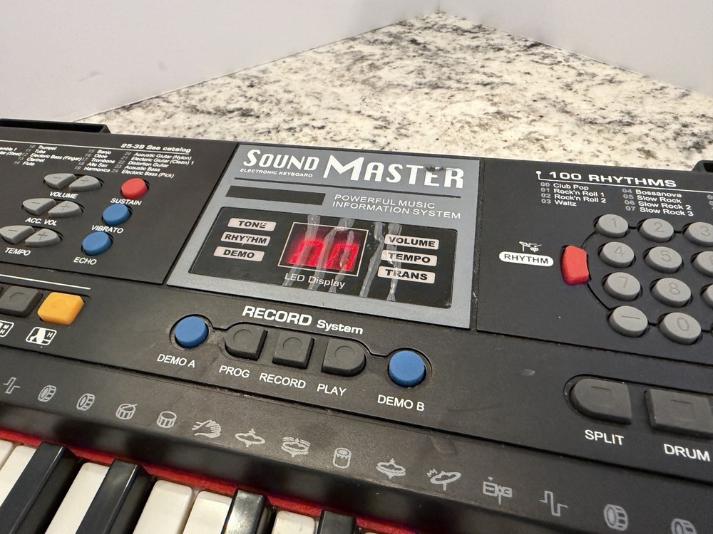 Plixio Sound Master 61-Key Electronic Keyboard LED Display Speaker Mic Input