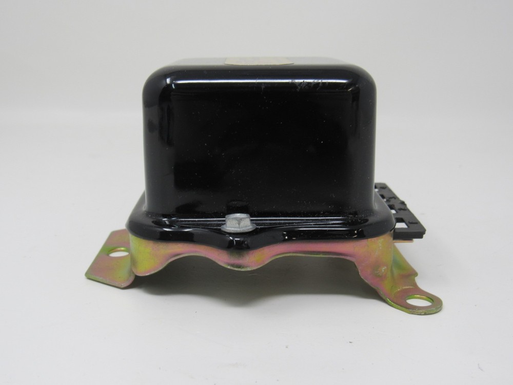 Carquest Replacement Voltage Regulator SL1038CQ Engine Controls