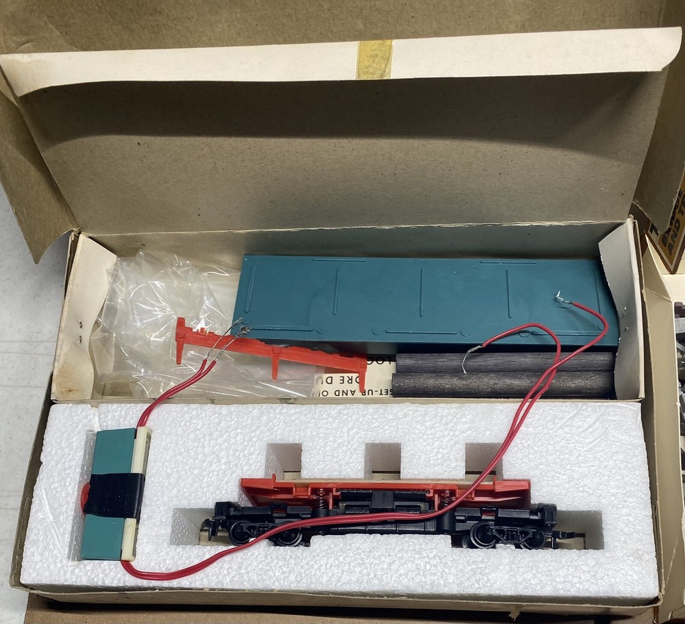 Group of 8-Train Accessory Buildings Boxes Open Close-Out Item Pre-Owned
