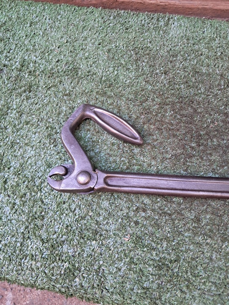 Vintage Tapiara Nail Puller. Pallet Wood Nail Pulling Old Tool (#112)