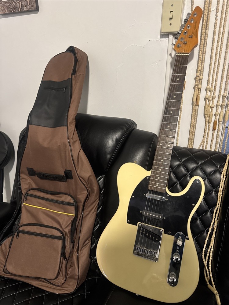 Electric Guitar & Amplifier