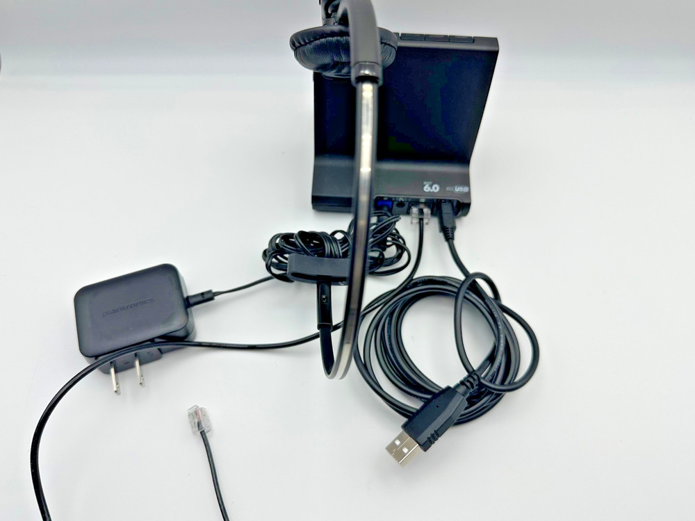 Plantronics POLY W8200B Wireless Headset & Charging base DECT + Adapters