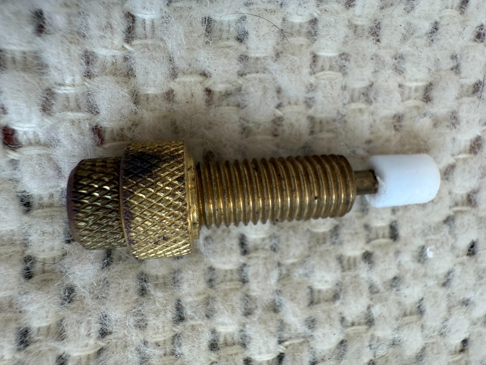 Pressure Plunger Archery Rest