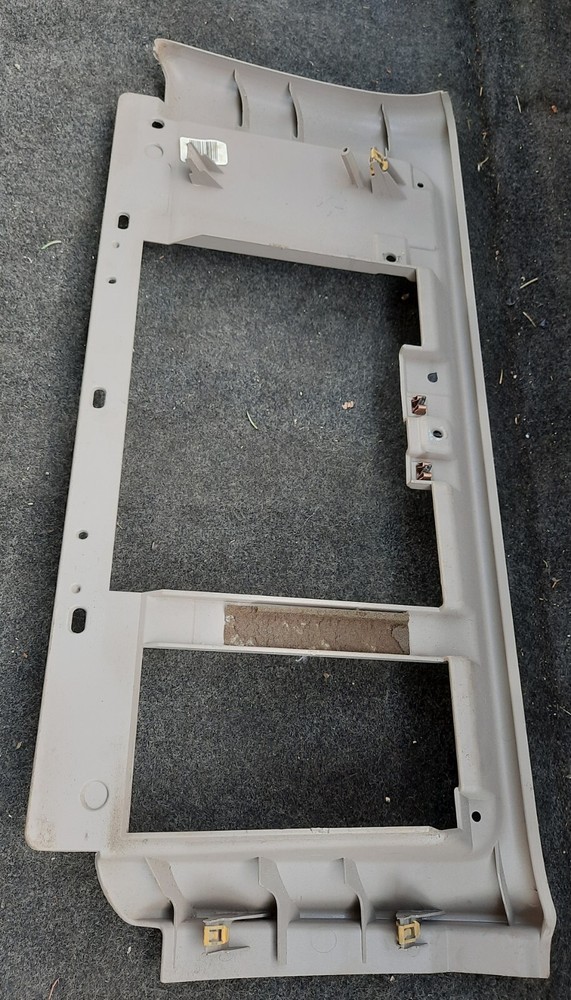 03-07 Silverado Sierra TAN code52 Glove Box FRAME ONLY FOR USE W/ CENTER CONSOLE