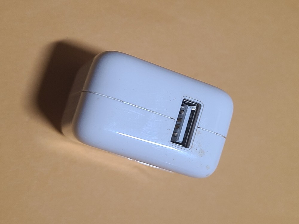 Apple A1357 5 Volt AC Wall Brick USB Power Adapter White For iPhone iPad