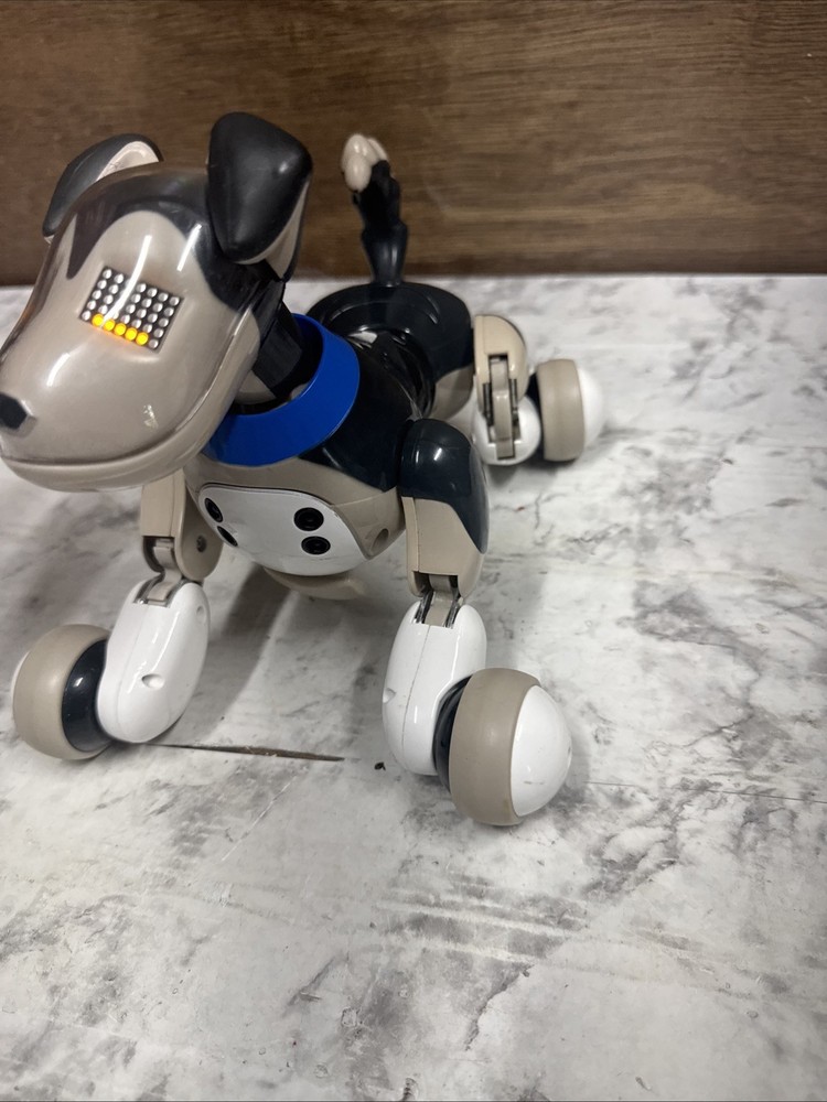 Zoomer Interactive Dog Shadow