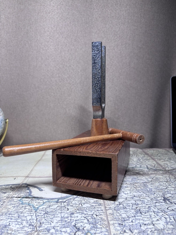 Vintage Chrome Tuning Fork – 435 Hz (A Note) – Decorative & Functional