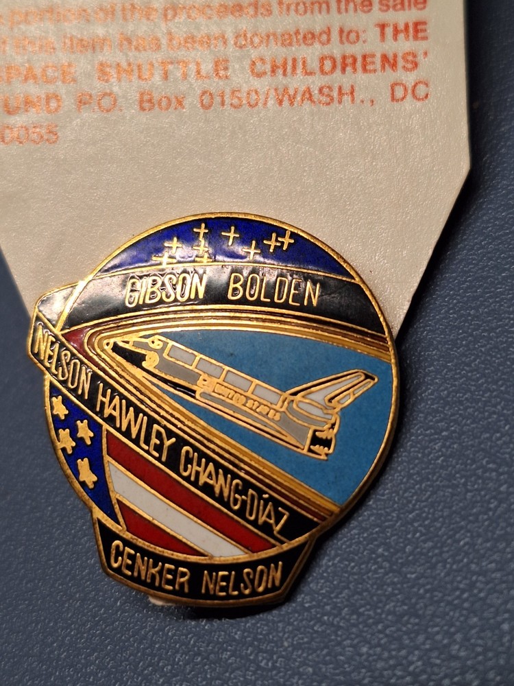 SPACE SHUTTLE COLUMBIA STS-61C LAPEL PIN