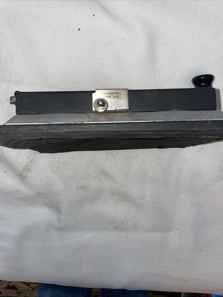 VINTAGE TOP CIGARETTE ROLLING MACHINE