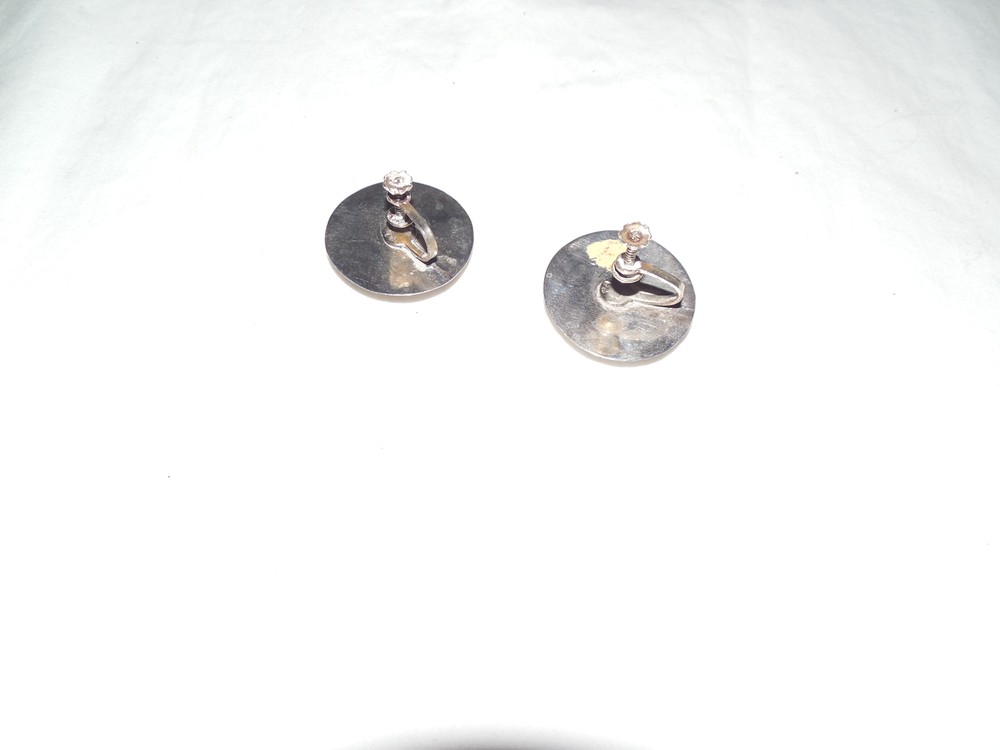 Silver round screw back earrings Alpca