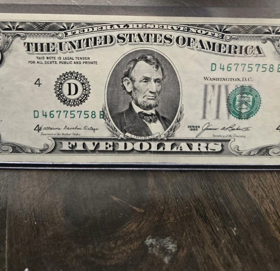 Error note U.S. currency -Miscut And Misaligned!
