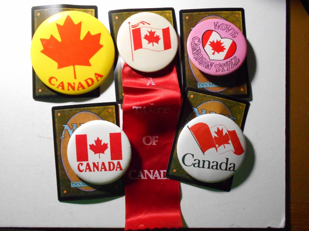 PL056: 5 Canada pinback buttons