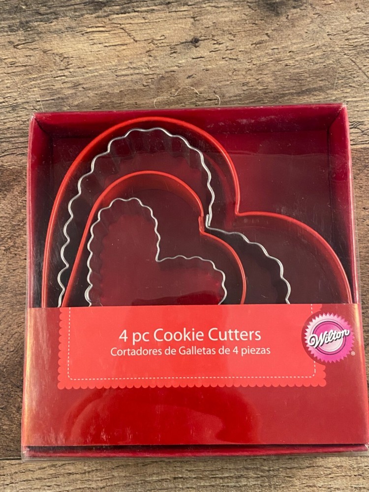 Wilton 2308-0079 Nesting Hearts Cookie Cutter 4pc Set