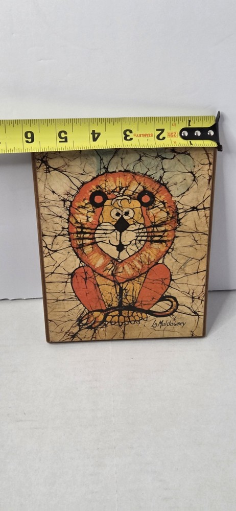 2 Vintage LS Muldowney Wall Plaques Lion Turtle