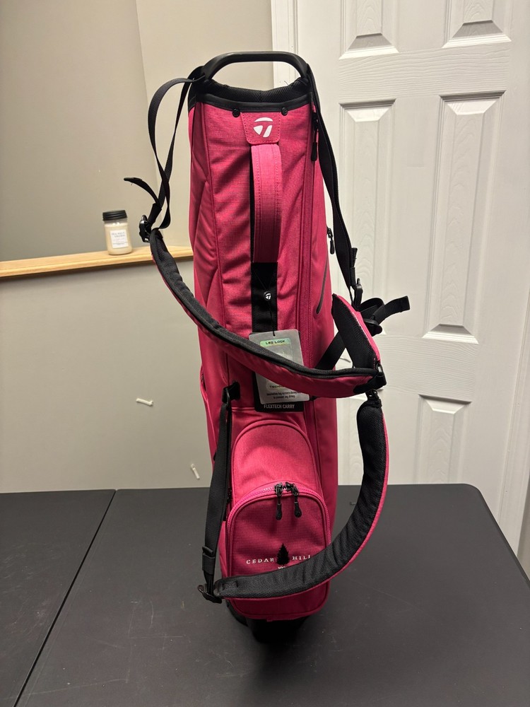 NEW WITH TAGS TAYLORMADE FLEXTECH LITE STAND BAG - PINK