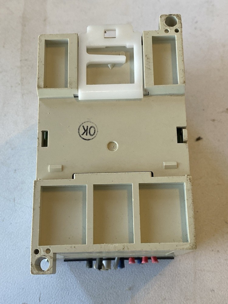 Mitsubishi FXOS-10MR-ES/UL Programmable Controller PLC 100-240VAC FX0S-10MR-ES