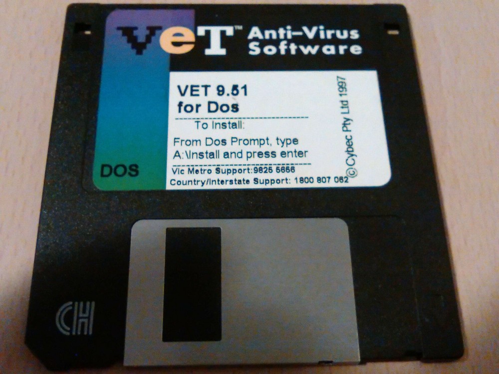 Norton AntiVirus 2000/CleanSweep 2000/Internet Security 2000 Bundle + Extras