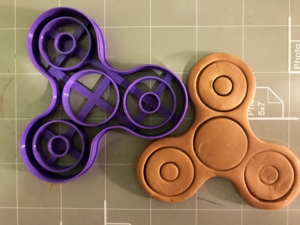 Fidget Spinner with details Cookie Cutter