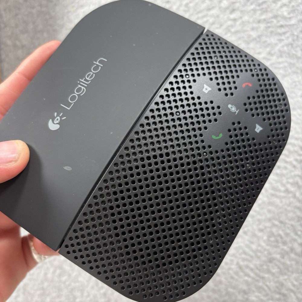 Logitech Mobile Speakerphone P710e Conferencing Bluetooth/USB Speaker