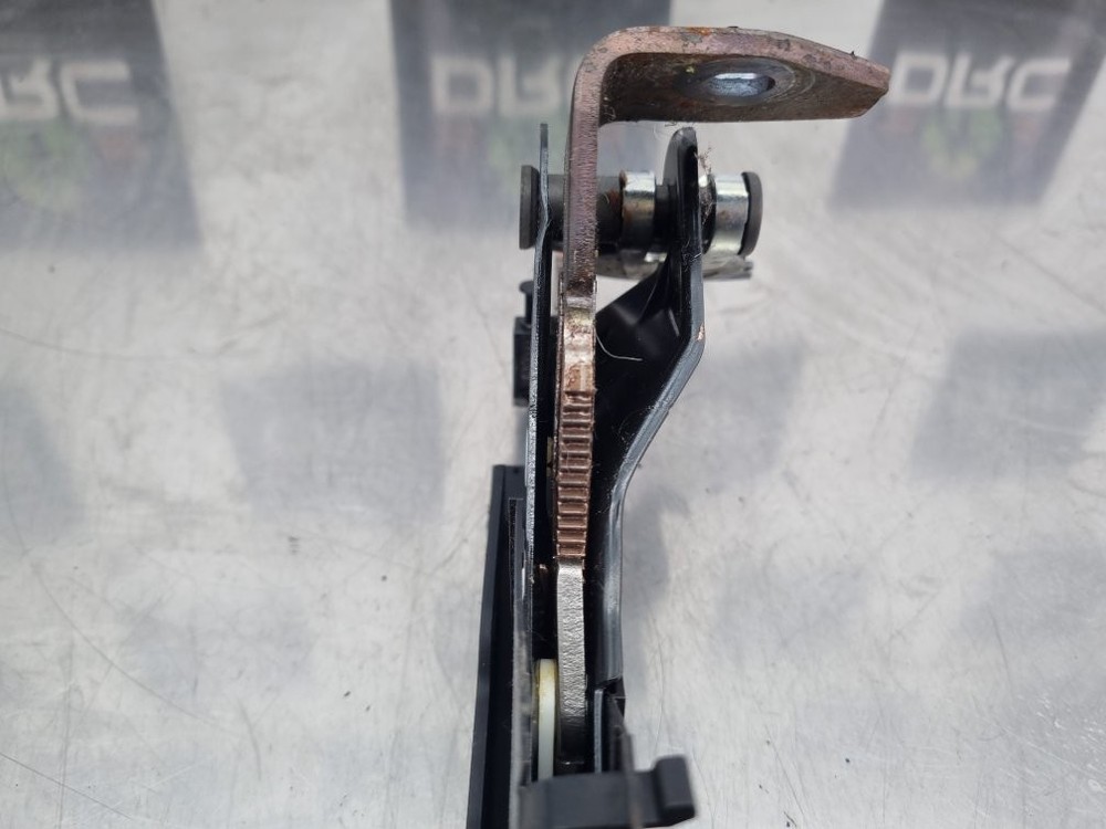 AUDI A4 B7 2004-2008 HAND BRAKE LEVER PULL