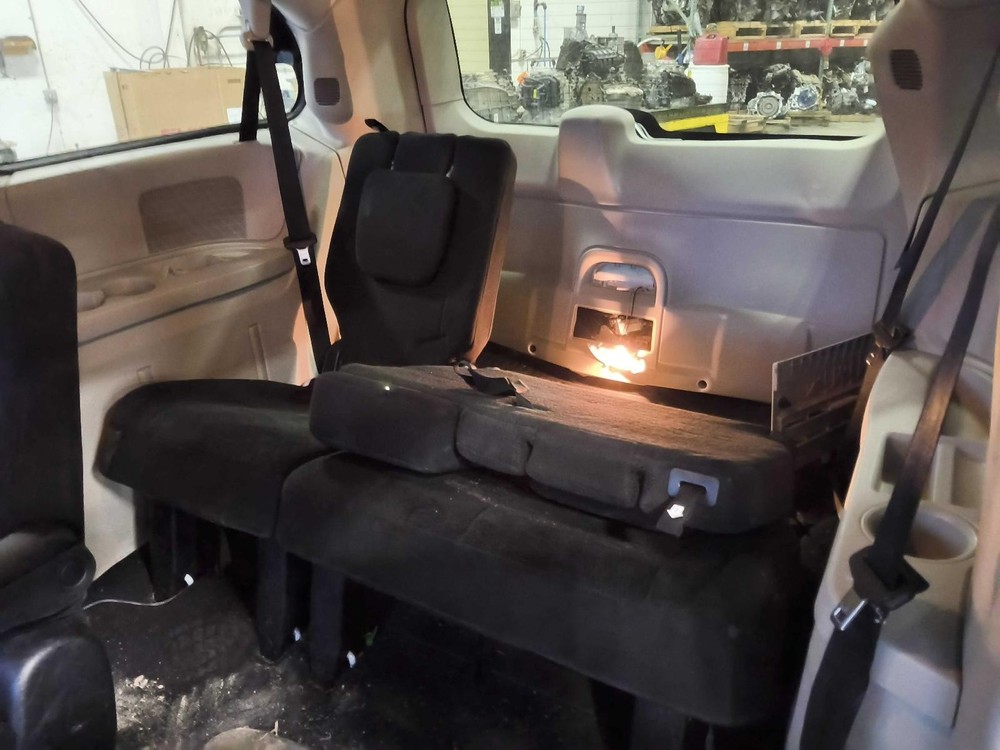 Used A/C Selector Switch fits: 2013 Dodge Caravan AC front dash mounted manual c