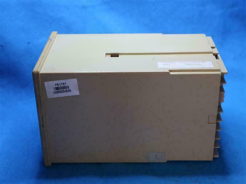 Chino DB DB1150-000 DB1150000 Digital Temperature Controller w/ Missing Cover