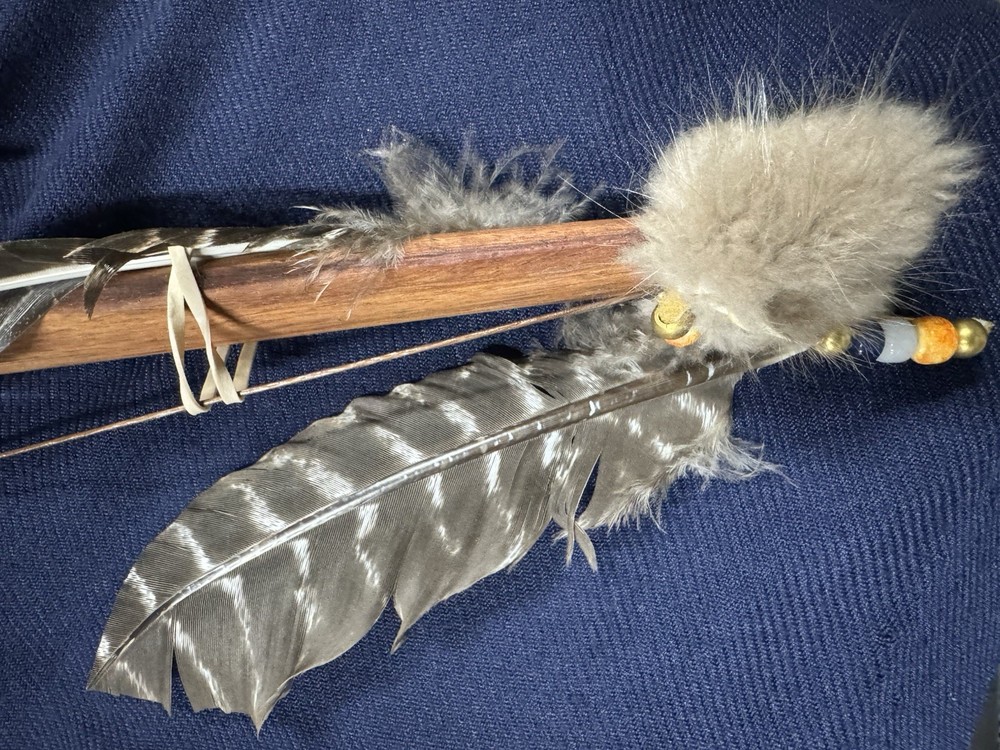 NATIVE AMERICAN BOW & Arrow