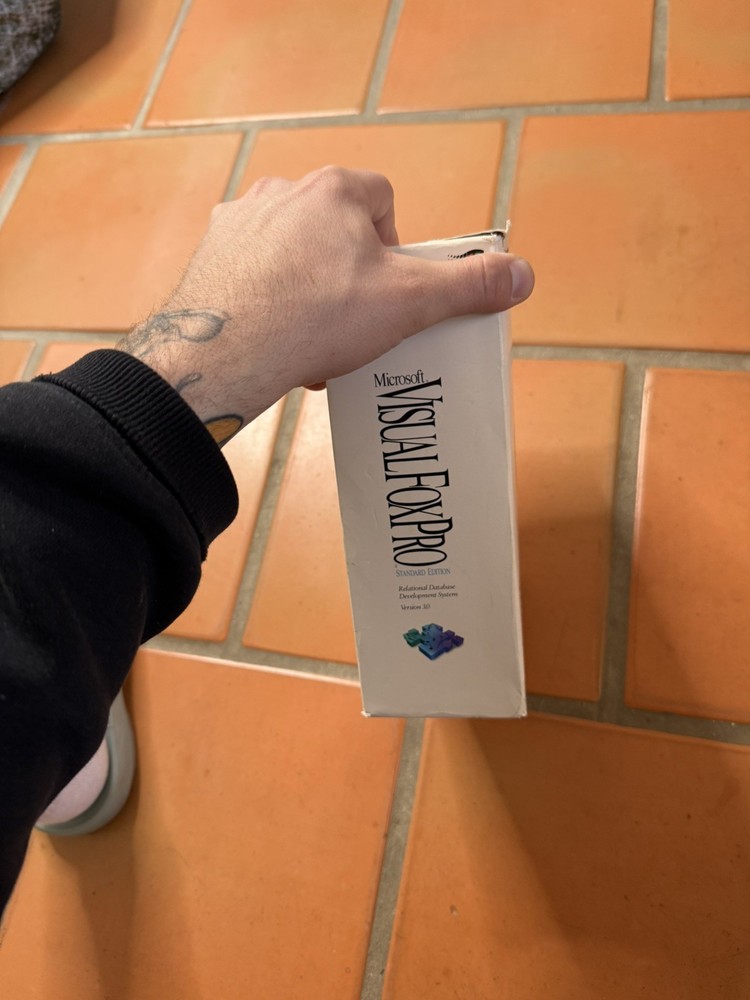 Microsoft Visual FoxPro Professional Edition – Boxed, Complete, Windows 95/NT