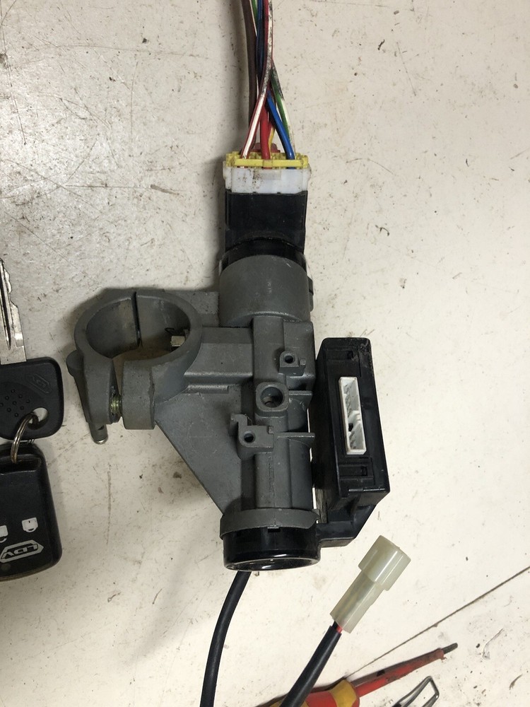 LDV MAXUS STEERING LOCK & KEY 2005 - 2010
