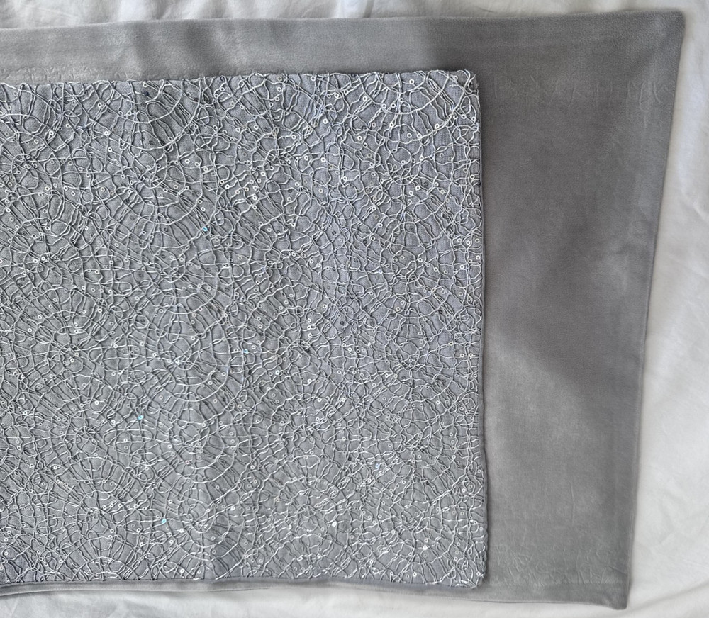 iDesign Set of 2 Table Runner 1 Solid Velvet Runner & 1 Deco Metallic Runner NIP