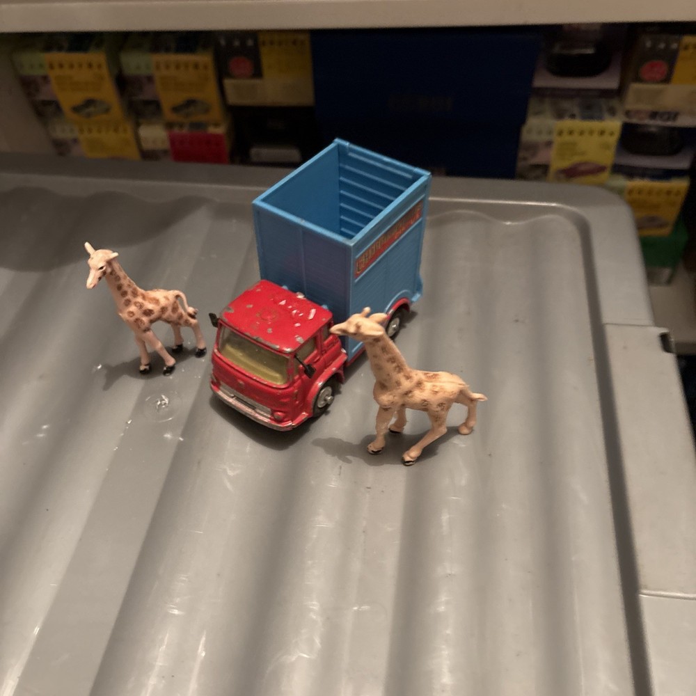 CORGI BEDFORD + ANIMALS