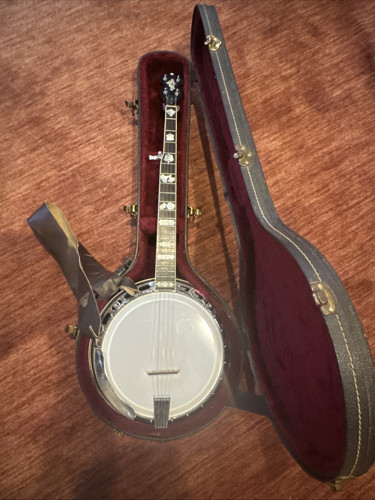 Alvarez Whyte Eagle 5-string Resonator Banjo with Original Hardshell Case
