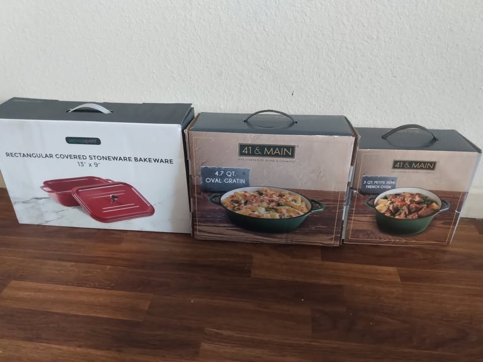 **41 & MAIN, HIGH QUALITY 3 BAKEWARE SET!!!**