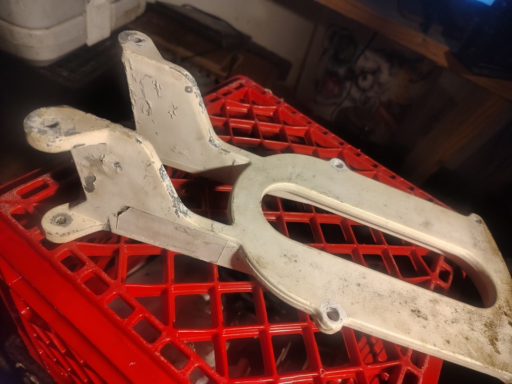 Raymarine Antenna Mount