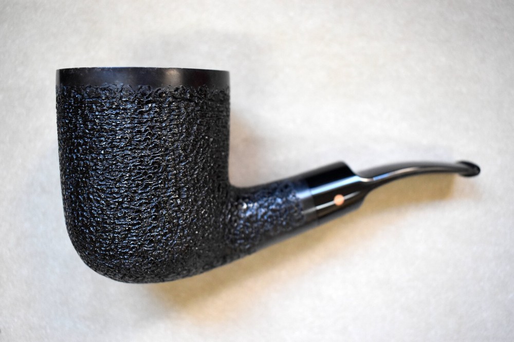 Moretti Pipe Huge Super Magnum Black Rusticated Freehand