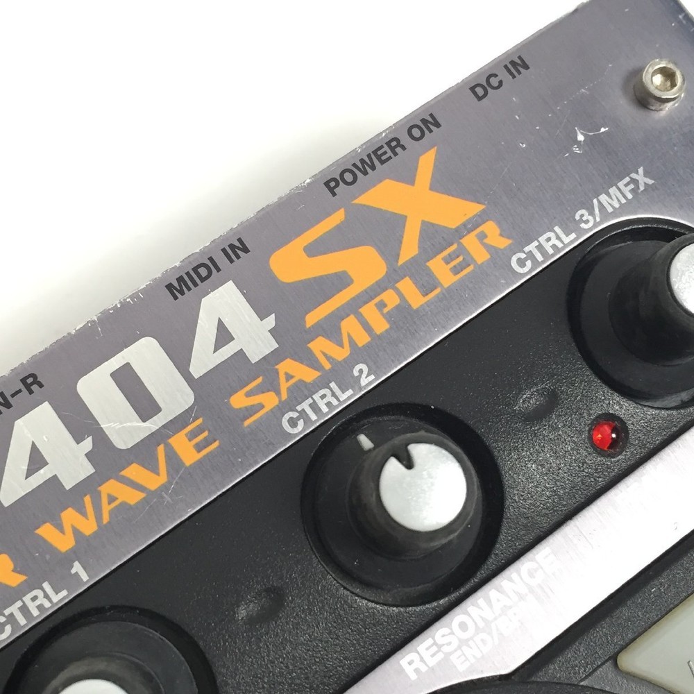 Roland SP-404SX Compact Linear Wave Sampler Main unit only