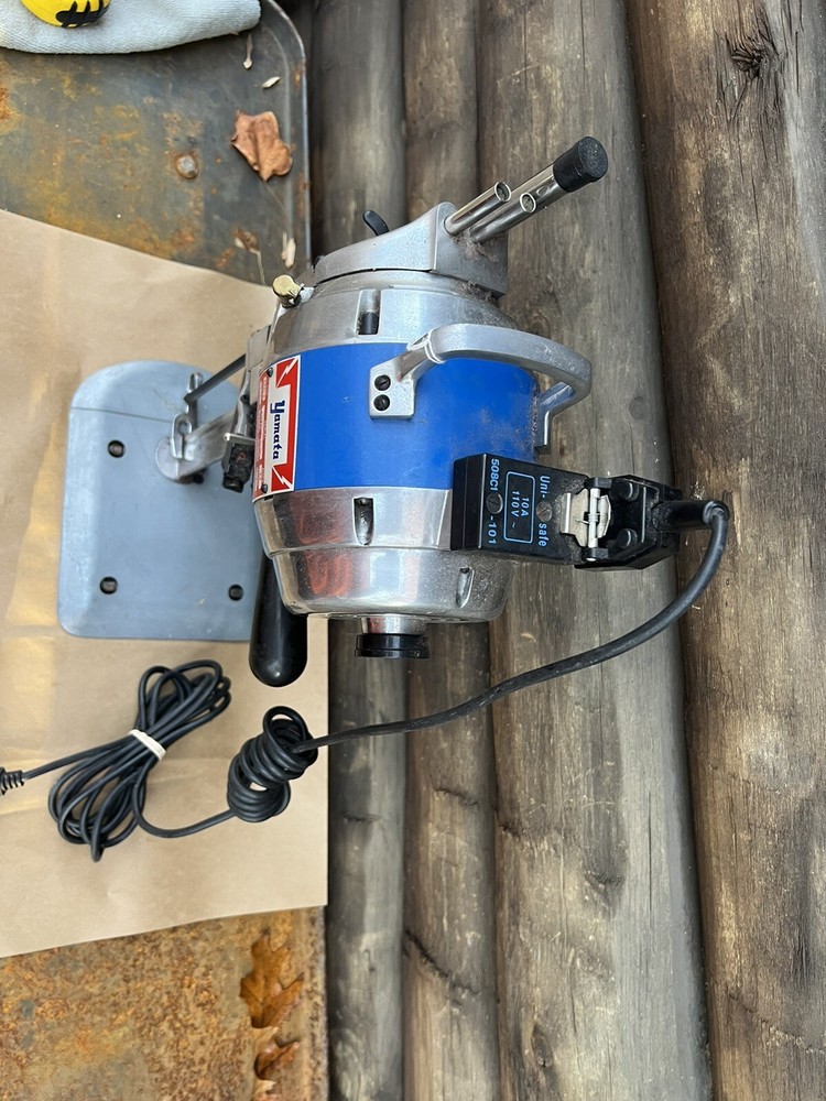 Yamata CZD-3 Fabric Cutting Machine