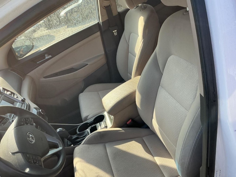 TUCSON 2017 Glove Box 5025505