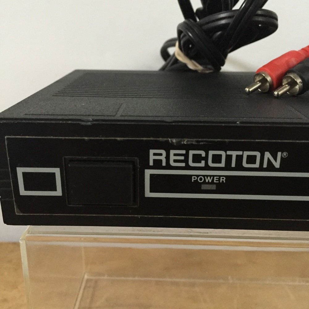 Vintage Schotz Technology RECOTON W100 Audio System Transmitter Box w/ cables