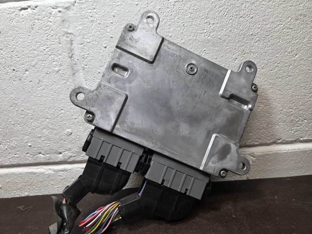 1860A928 Mitsubishi Outlander ECM ECU computer 2008