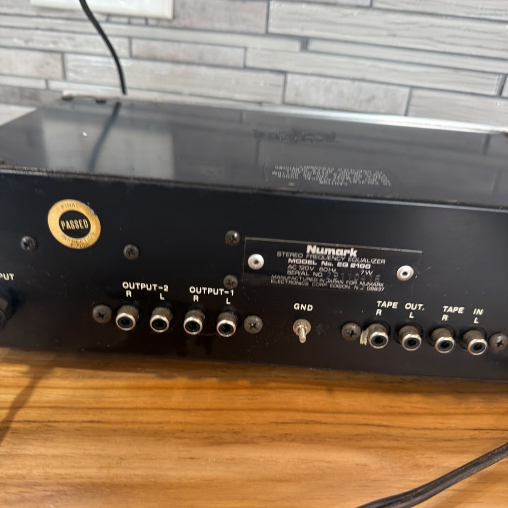 Newmark Stereo Frequency Equalizer Eg 2100