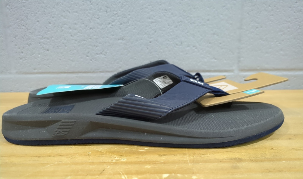 NWT Men’s Reef Phantom II Grey/Navy High Arch Support Size 9